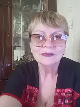 SophieBurns online show from June 12, 2026, 10:47 am