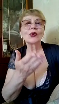 SophieBurns online show from July 3, 2026, 10:43 am