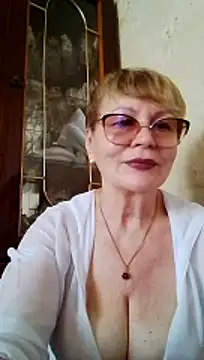 SophieBurns online show from July 17, 2026, 10:33 am