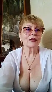 SophieBurns online show from July 30, 2026, 10:58 am