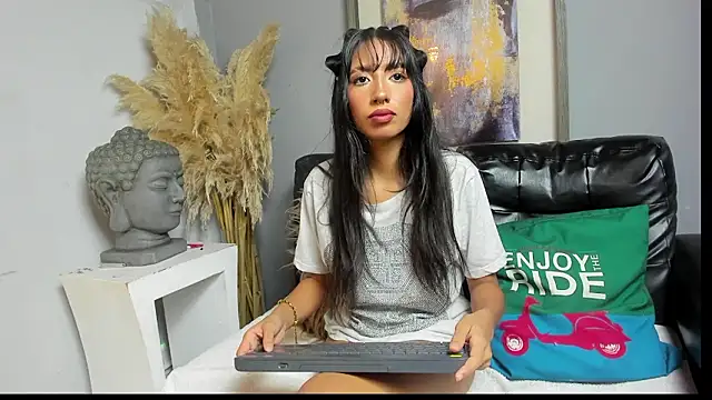 CloeCastillo online show from March 10, 2026, 6:18 am