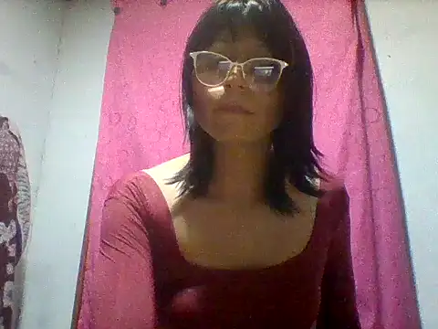 lucyscay  online show from April 12, 2026, 3:22 am