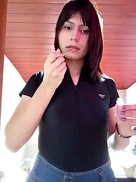 lucyscay  online show from May 4, 2026, 10:17 pm