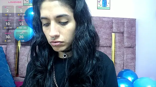 FRANCESCA LOVE  online show from April 28, 2026, 12:32 pm