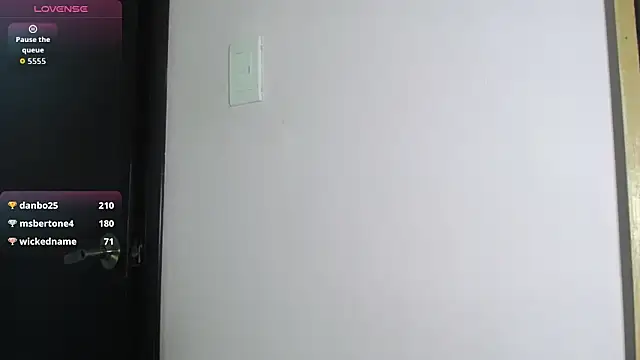 Snapshot of FRANCESCA_LOVE_ chatting on May 16, 2026, 9:17 am FRANCESCA LOVE online show from May 16, 2026, 9:17 am