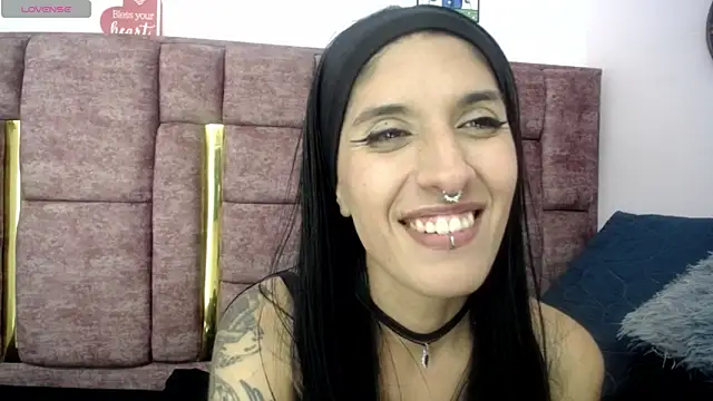 Snapshot of FRANCESCA_LOVE_ chatting on June 3, 2026, 3:53 am FRANCESCA LOVE online show from June 3, 2026, 3:53 am
