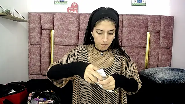 Snapshot of FRANCESCA_LOVE_ chatting on June 21, 2026, 2:25 am FRANCESCA LOVE online show from June 21, 2026, 2:25 am