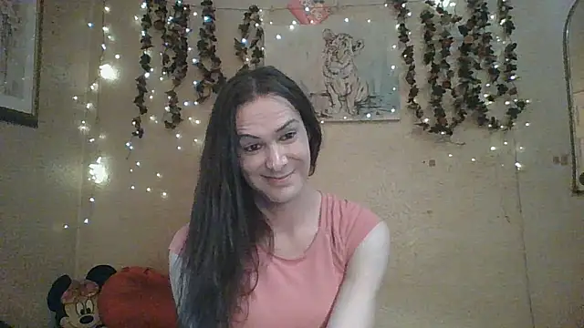Snapshot of sillymillie4 chatting on June 10, 2026, 10:41 pm sillymillie4 online show from June 10, 2026, 10:41 pm