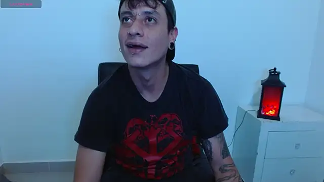 SkinnyDevil12 online show from February 11, 2026, 4:17 am