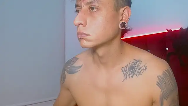 SkinnyDevil12 online show from March 4, 2026, 3:45 am