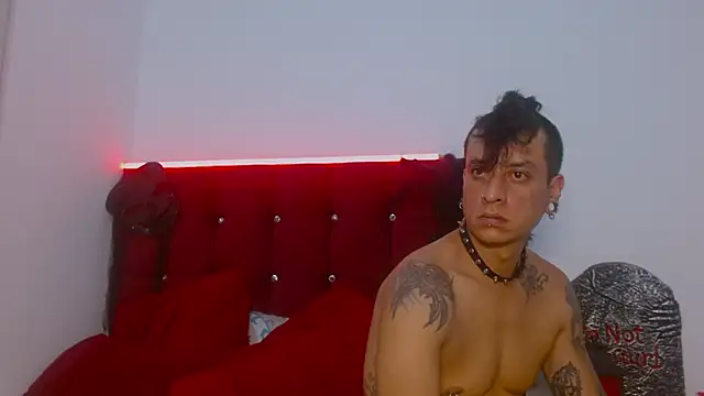 SkinnyDevil12 online show from March 18, 2026, 3:31 am