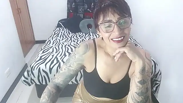 Snapshot of Charlotte_gray_ chatting on June 7, 2026, 11:58 am Charlotte gray online show from June 7, 2026, 11:58 am