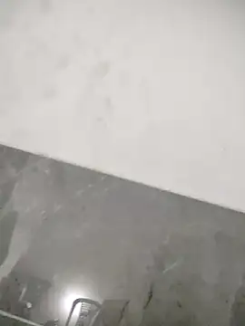 miahxx69 online show from February 13, 2026, 9:44 pm