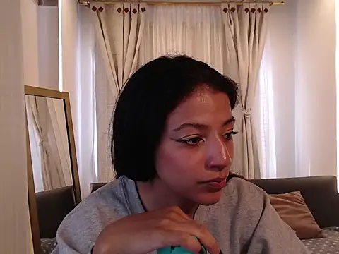 Snapshot of Scarleet_miaa chatting on June 12, 2026, 7:24 pm Scarleet miaa online show from June 12, 2026, 7:24 pm