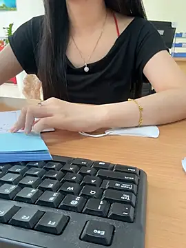 Snapshot of Celeste_SexyY chatting on May 6, 2026, 3:35 am Celeste SexyY online show from May 6, 2026, 3:35 am