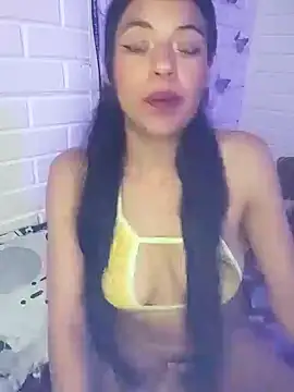 lorenita1616 online show from March 12, 2026, 5:35 am