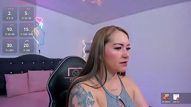 LUNAKITTY TAY online show from April 23, 2026, 11:31 am