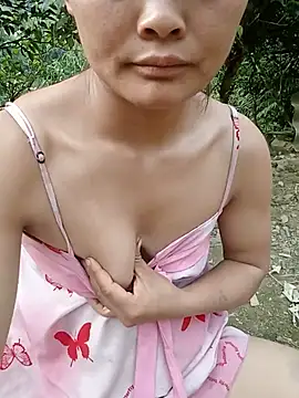 Snapshot of Luminana chatting on June 25, 2026, 9:58 am Luminana online show from June 25, 2026, 9:58 am
