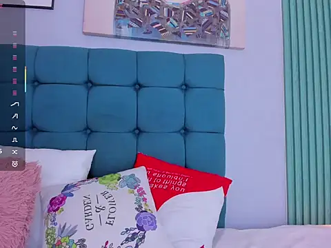 Venuz 01 online show from February 11, 2026, 9:09 pm