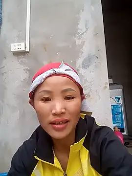 nhynhy11 online show from March 3, 2026, 12:39 am