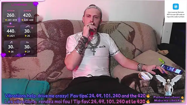 Snapshot of SwatRocShy chatting on May 14, 2026, 5:25 am SwatRocShy online show from May 14, 2026, 5:25 am
