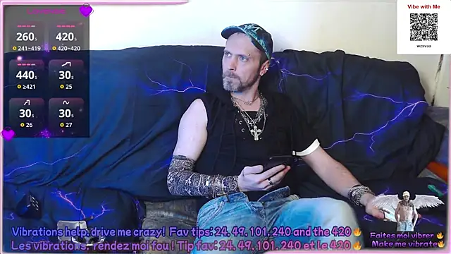 Snapshot of SwatRocShy chatting on May 17, 2026, 3:15 am SwatRocShy online show from May 17, 2026, 3:15 am