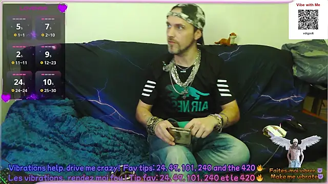 Snapshot of SwatRocShy chatting on June 4, 2026, 10:21 am SwatRocShy online show from June 4, 2026, 10:21 am