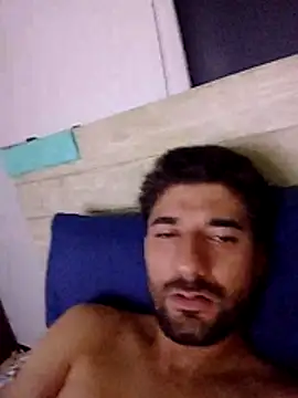 Snapshot of Camilo696903 chatting on June 19, 2026, 1:10 am Camilo696903 online show from June 19, 2026, 1:10 am