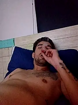 Snapshot of Camilo696903 chatting on June 30, 2026, 9:32 am Camilo696903 online show from June 30, 2026, 9:32 am