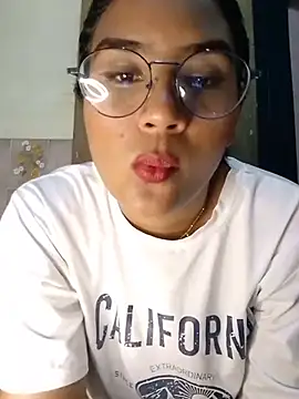Snapshot of Zoe_Renata chatting on August 2, 2026, 3:16 am Zoe Renata online show from August 2, 2026, 3:16 am