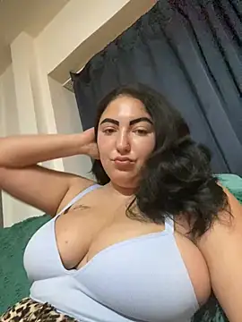 Amber Sinn online show from August 6, 2026, 8:44 pm