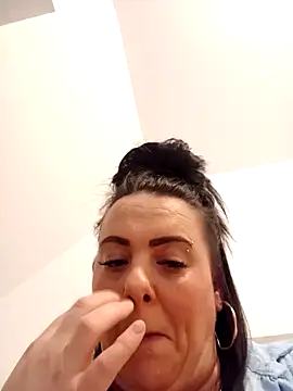 louisa36 online show from February 15, 2026, 10:50 pm