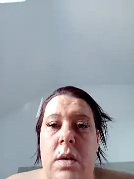 Snapshot of louisa36 chatting on April 20, 2026, 8:39 am louisa36 online show from April 20, 2026, 8:39 am