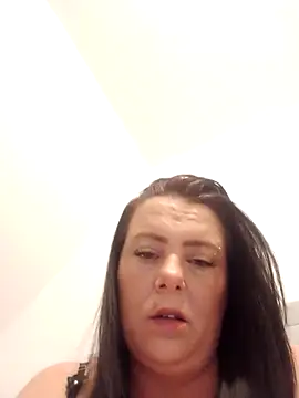 Snapshot of louisa36 chatting on April 24, 2026, 1:41 am louisa36 online show from April 24, 2026, 1:41 am