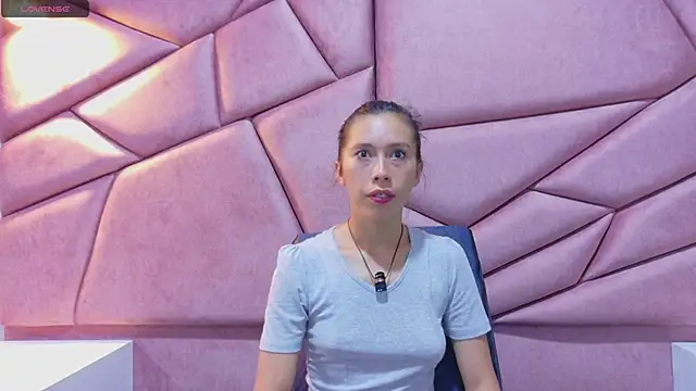 kimberlypink  online show from February 14, 2026, 11:40 am