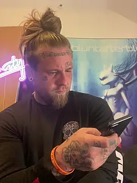 Smokebluntafterblunt online show from May 22, 2026, 10:32 am