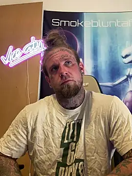 Smokebluntafterblunt online show from June 2, 2026, 1:51 am