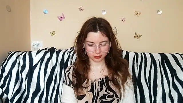 LanitaHemple online show from April 26, 2026, 1:09 pm