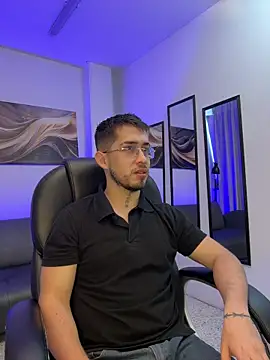 Snapshot of Tommas_Jhonson chatting on July 25, 2026, 11:52 am Tommas Jhonson online show from July 25, 2026, 11:52 am
