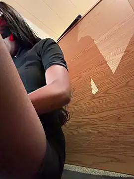 LadyKitsune online show from February 13, 2026, 7:59 am