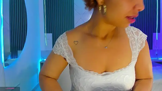 Shantall-blue online show from March 16, 2026, 8:13 pm