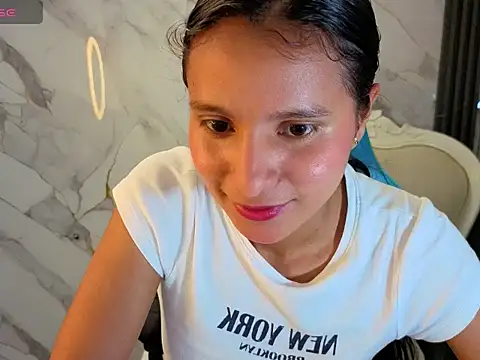 Cataleya23 a online show from April 24, 2026, 10:23 pm