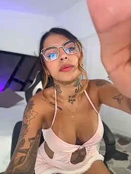 Abi sexxx1 online show from May 6, 2026, 1:05 pm