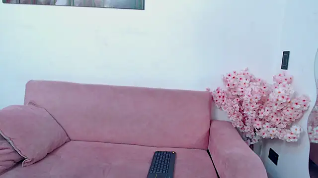 Kitty f00x online show from April 29, 2026, 8:59 pm