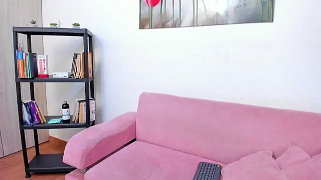 Snapshot of Kitty_f00x chatting on June 11, 2026, 7:23 pm Kitty f00x online show from June 11, 2026, 7:23 pm