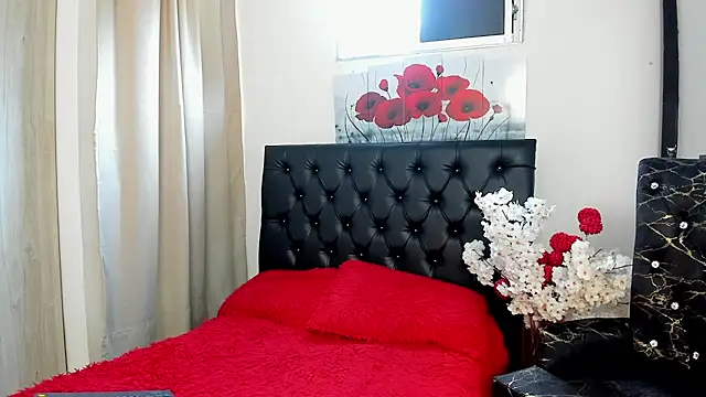 Snapshot of Kitty_f00x chatting on August 3, 2026, 1:16 pm Kitty f00x online show from August 3, 2026, 1:16 pm