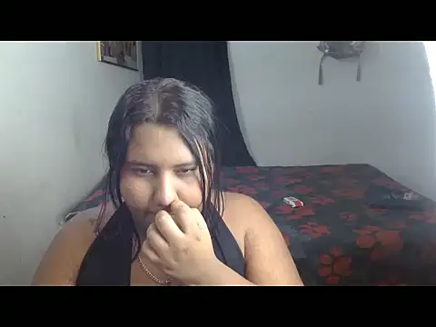 naomyandpablot online show from April 22, 2026, 4:37 am