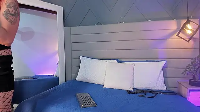 Cataleya marinn online show from March 7, 2026, 8:39 pm