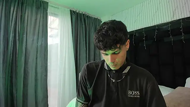 Snapshot of Declan-Foxx chatting on April 3, 2026, 8:51 pm Declan-Foxx online show from April 3, 2026, 8:51 pm