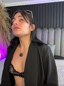 Snapshot of Nanda_vixen_ chatting on May 13, 2026, 11:33 pm Nanda vixen online show from May 13, 2026, 11:33 pm